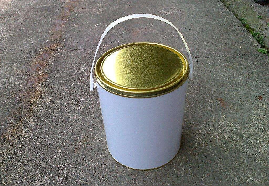 油漆罐回收站油漆对家具的影响